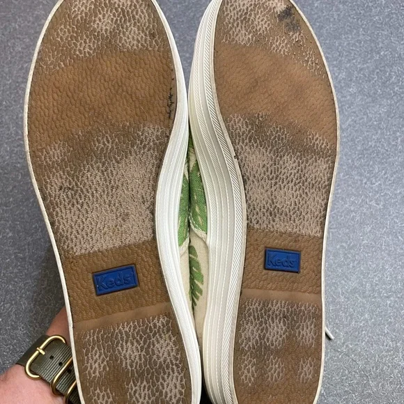 Unique Keds on platform with linen colored background and tropical leaf design - Picture 6 of 8